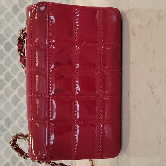 PETITE CLASSIC CHANEL PATENT HANDBAG WITH CARD CASE - Picture 5 of 13